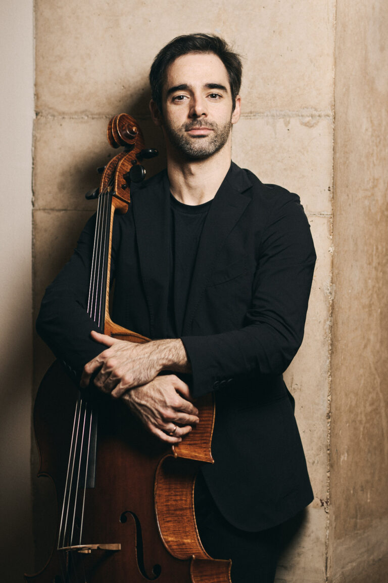 Pablo Ferrández poses for a portrait session prior to his concert at L'Auditori © Mario Wurzburger