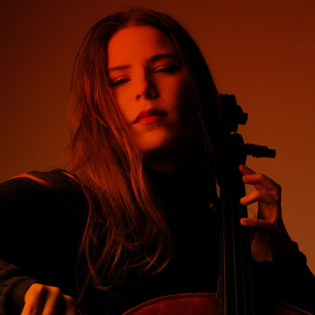 Lisa Strauss @ Linda Bujoli