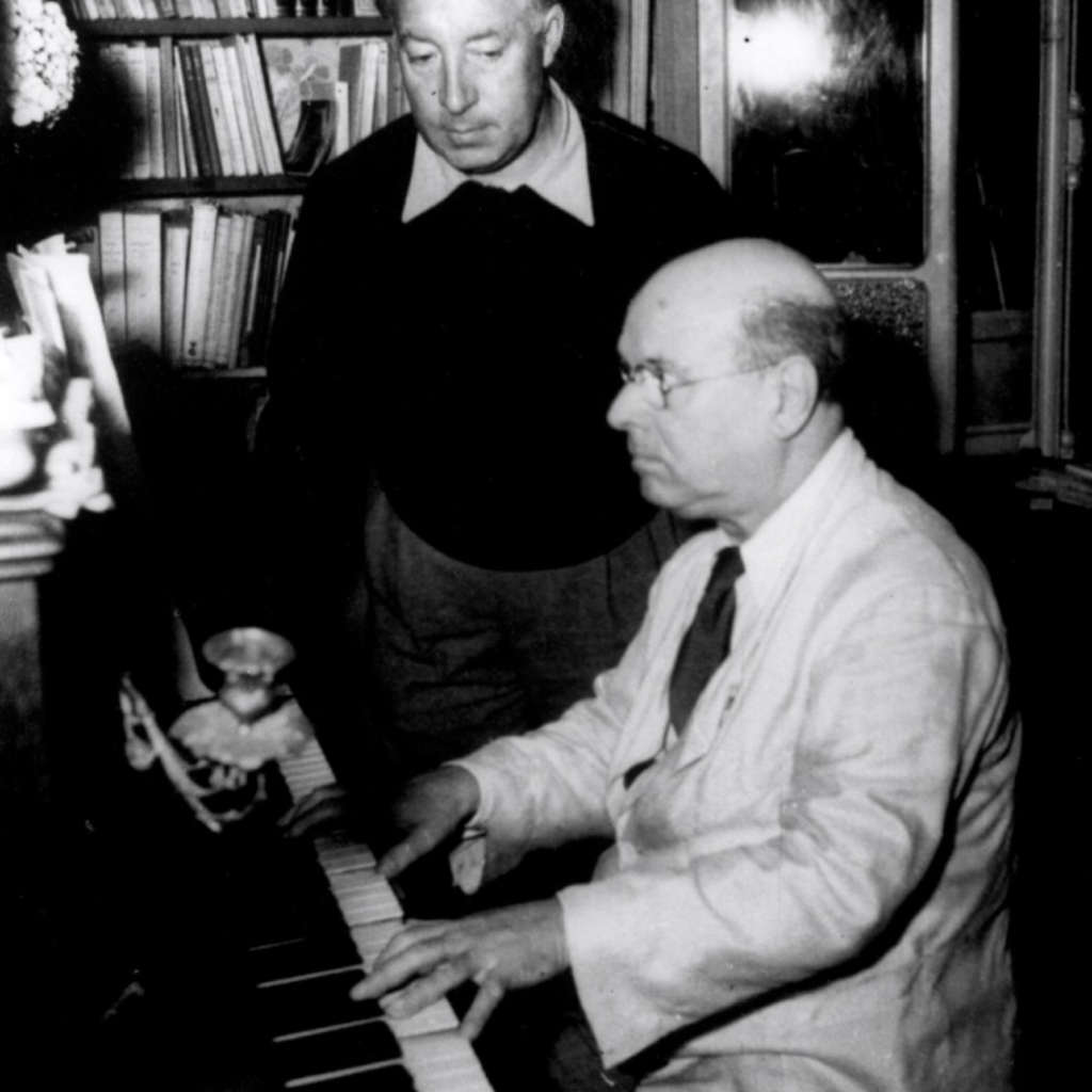 pablo-casals-piano-01